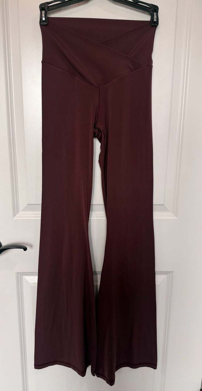 OFFLINE by Aerie Real Me Hi-Rise Crossover Flare Leggings Size M